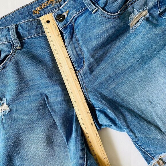 Arizona Jean Co Womens‎ Blue Denim Stretch Distressed Shorts Sz 11 - Picture 8 of 10